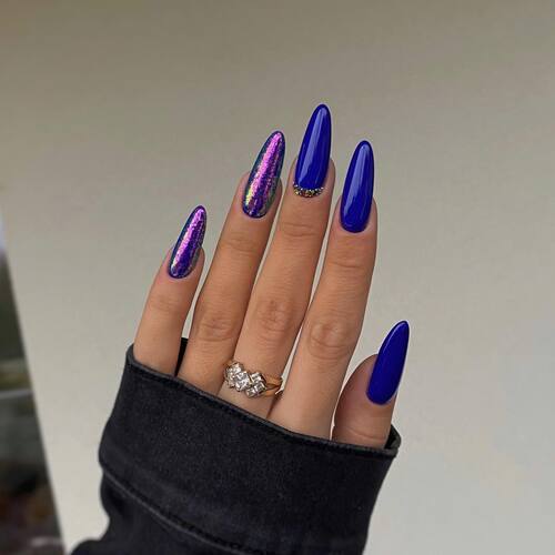 25+ December nail Ideas: Inspiring Designs with Cold and Warm Tones